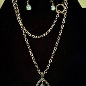 Elegant Antique Gold Tone Necklace and Earring Set